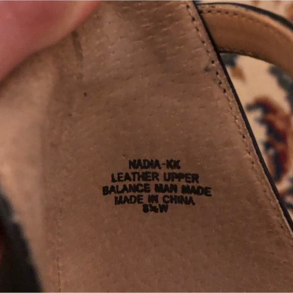 Black Kitten Heels Size 8.5 - Picture 5 of 5